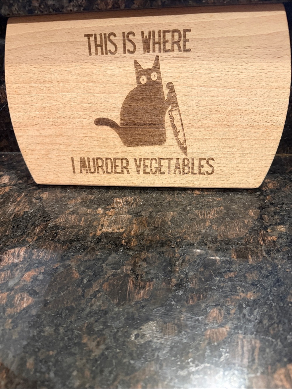 Wooden Cutting Board with Cat 'I Murder Vegetables' Engraving - Natural